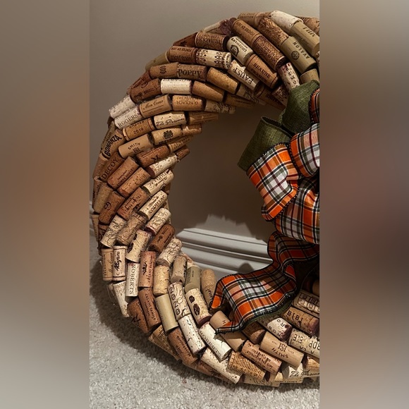NEW! 😍 MEDIUM-LARGE WINE CORK WREATH FOR ALL OCCASIONS! By greedy vines - Picture 5 of 5
